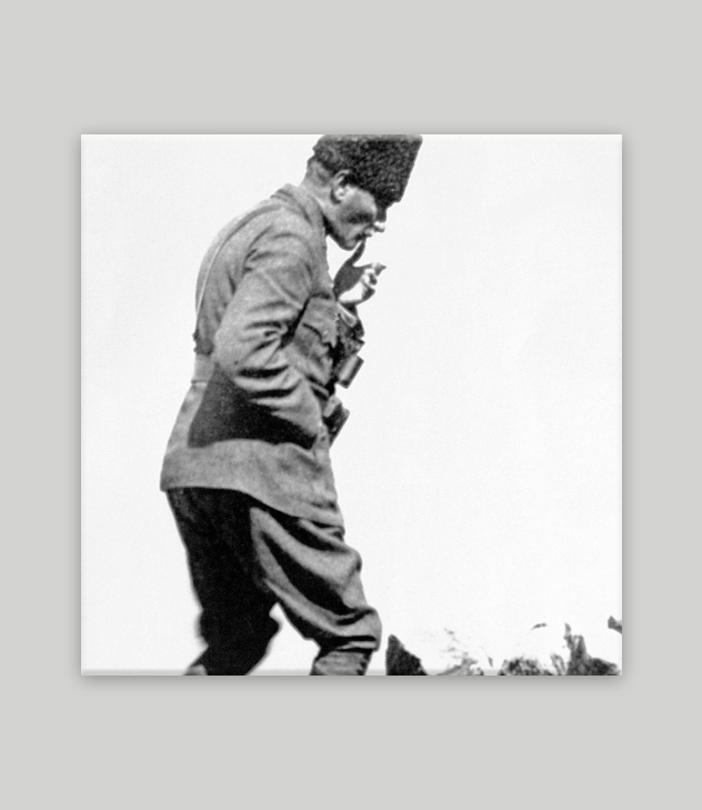 Atatürk Dikey Kanvas Tablo 7 - Görsel 2