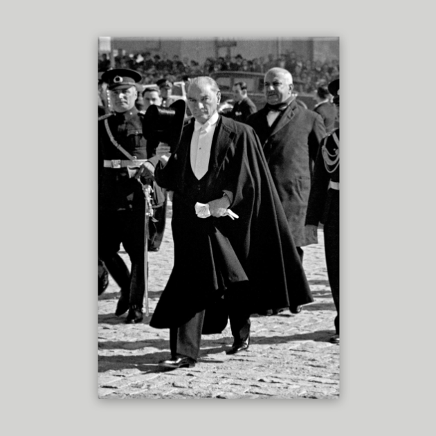 Atatürk Dikey Kanvas Tablo 11